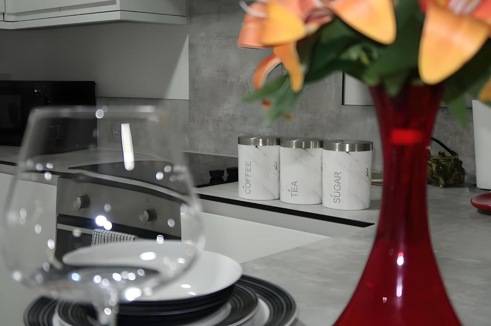 Bloom Court -sleeps 4-free Parking With Workstation & High-speed Wifi * Birmingham