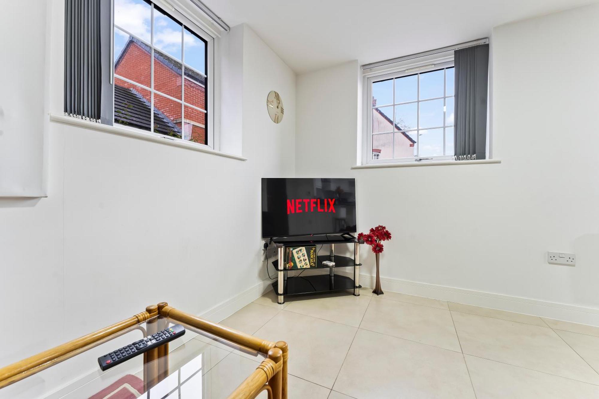 Apartment Bloom Court -sleeps 4-free Parking With Workstation & High-speed Wifi Birmingham